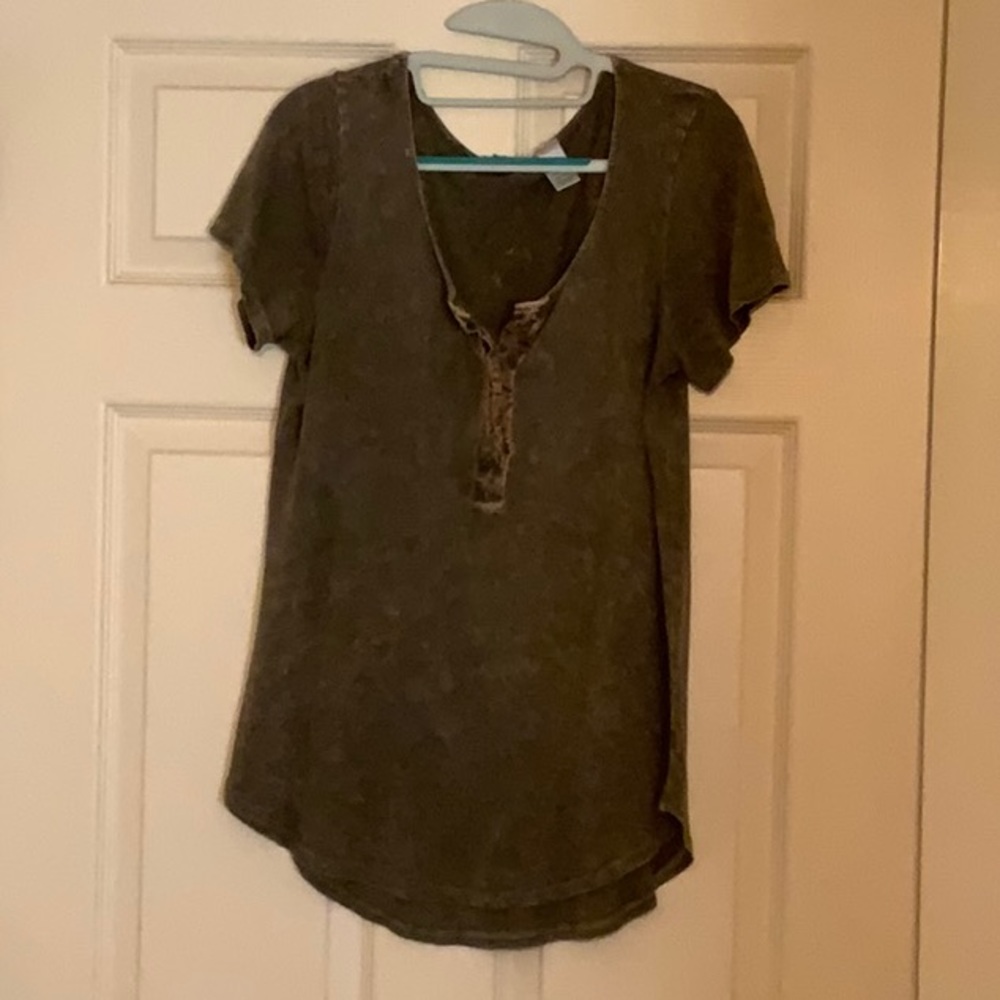Short sleeve top